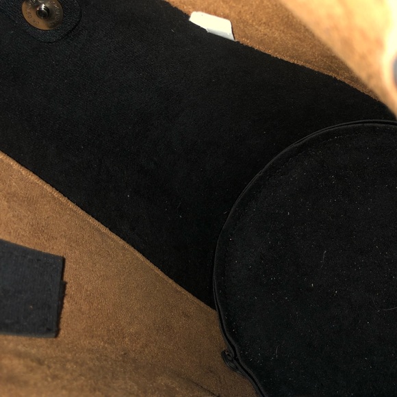 S O L D .Bucket crossbody❗️♥️❤️ - Picture 5 of 6